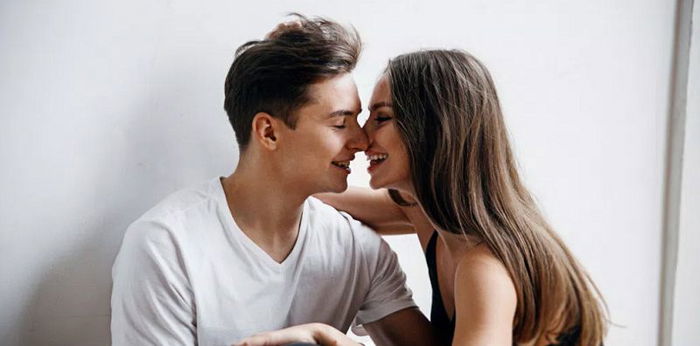 5 Tips Merayu Suami Agar Tetap Perhatian dan 'Nakal' Seperti Pengantin Baru