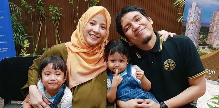 Kisah sukses Natasha Rizky mengatasi alergi susu sapi yang dialami sang anak