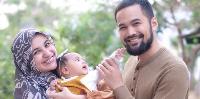 Pesan cinta Shireen Sungkar untuk anak ketiganya Shafiyyah, bikin terharu!