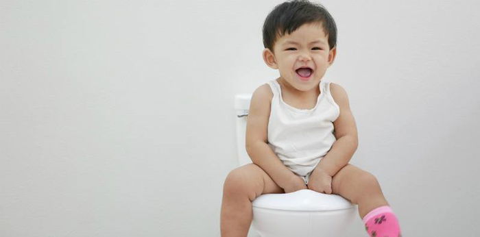 7 Tanda anak siap toilet training dan cara melatihnya, Parents perlu tahu!