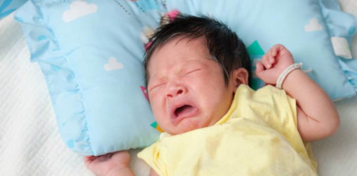 Cara mengatasi batuk pilek pada bayi baru lahir, Parents wajib tahu!