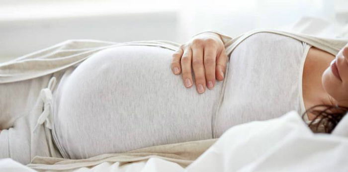 Posisi Tidur Ini Bisa Atasi Heartburn pada Ibu Hamil, Bumil Sudah Tahu?