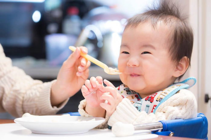Pastikan MPASI Si Kecil Dapat Penuhi Kebutuhan Nutrisi Hariannya