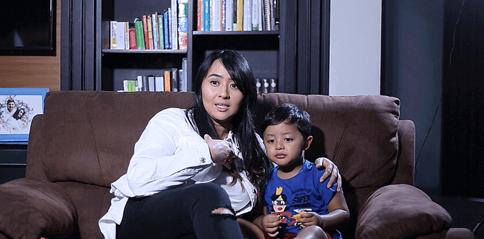 "Saat anakku berubah, bentakan itu jadi penyesalan yang dalam," ungkap Chua 'Kotak'