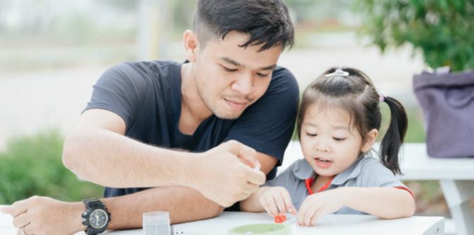 Tak kalah penting dengan Bunda, setiap lelaki terlahir menjadi Ayah yang hebat