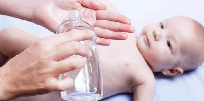 Minyak kayu putih untuk bayi, amankah diberikan? Ini penjelasan para ahli