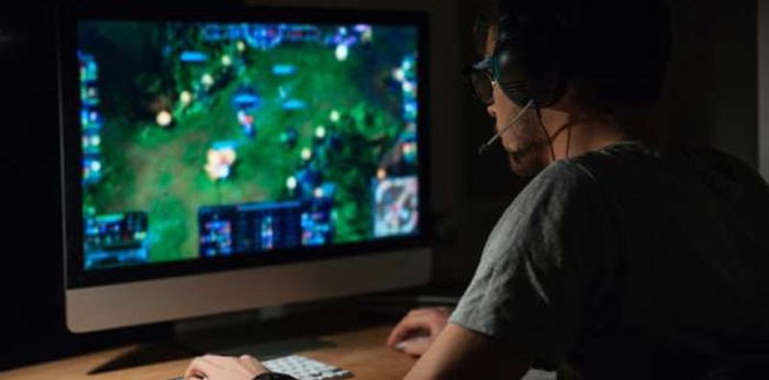 Suami Suka Main Game? Ini 4 Pilihan Hadiah Menarik untuknya, Catat Bun!