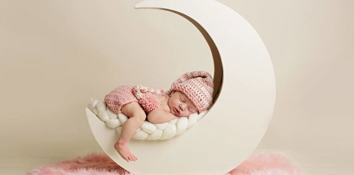 Unik! 40 Inspirasi Nama Bayi Bermakna Bulan untuk Buah Hati