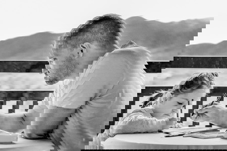 Peran ayah dalam tumbuh kembang anak sangat penting, ini alasannya!