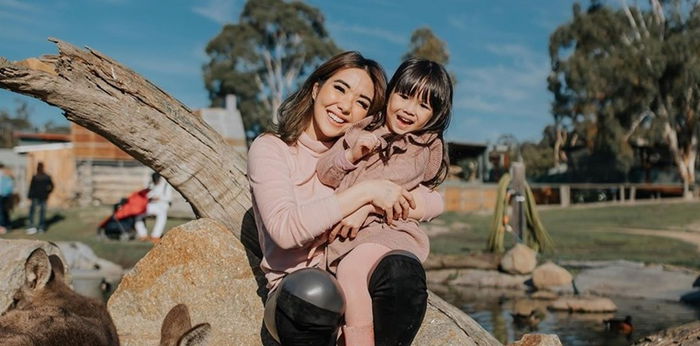 Gempita idap mata minus dan silinder, Gisel: "Mama pengen marah tapi sedih"