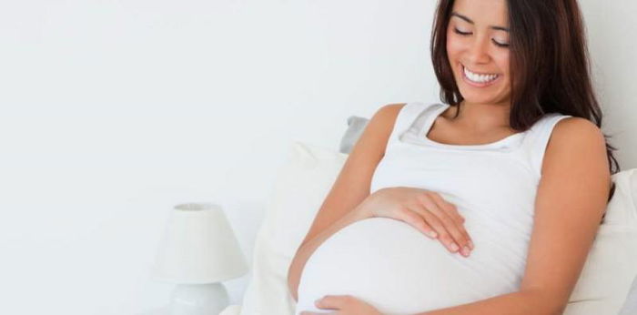 Bumil, ini alasan mengapa mengajak ngobrol bayi dalam kandungan itu penting