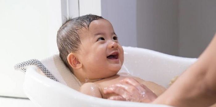 Ini alasan bayi harus mandi dengan sabun khusus!