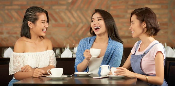 Hangout dengan teman tingkatkan kesehatan mental ibu, ini kata penelitian