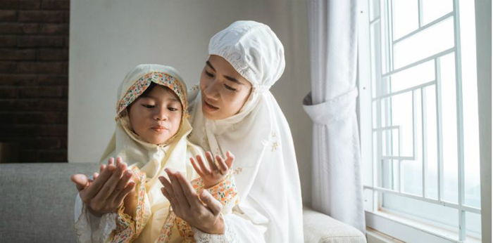 9 Doa Anak Sholeh Menurut Islam, Panjatkan Tiap Hari, Parents!