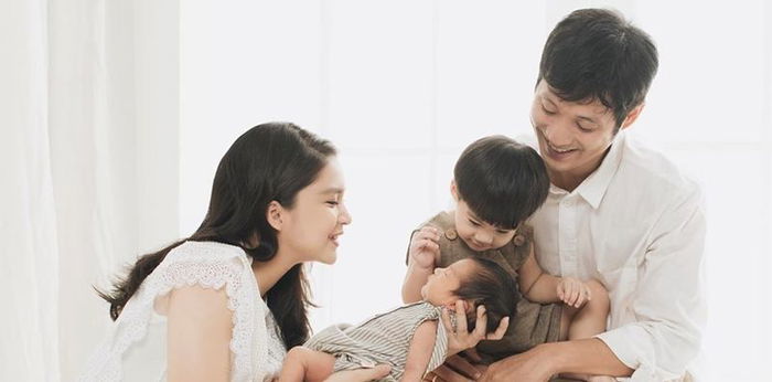 Mengikuti tradisi, Putri Titian minum jamu hingga tidak keramas selama masa nifas