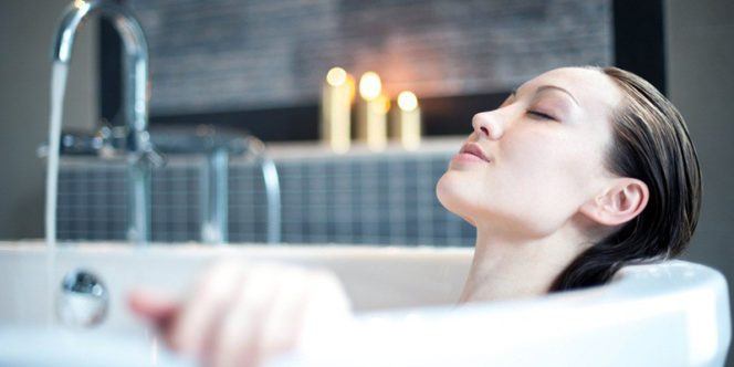 Benarkah mandi malam saat hamil dapat membahayakan janin? Ini penjelasannya