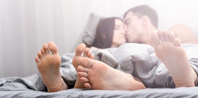 6 Teknik bercinta yang unik dan menguji kekuatan tubuh, coba sekarang juga!