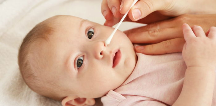 8 Cara untuk Membersihkan Hidung Bayi Tersumbat