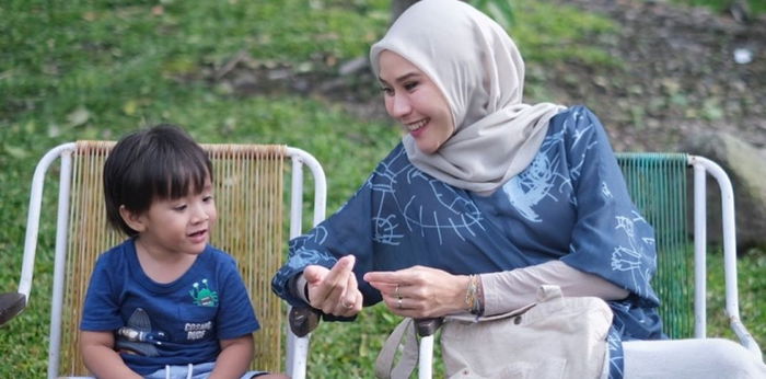 Menyapih tanpa drama, Zaskia Mecca: "Bhre, paling mudah lepas ASI!"