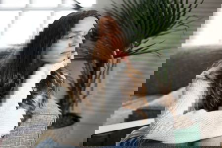 Sering Melamun Sampai Lupa Waktu? Hati-hati Terkena Kondisi Kejiwaan Ini!