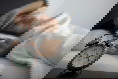 Sering Melamun Sampai Lupa Waktu? Hati-hati Terkena Kondisi Kejiwaan Ini!