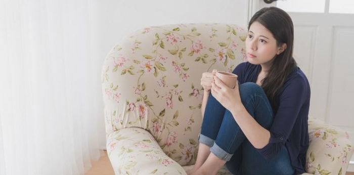 Sering Melamun Sampai Lupa Waktu? Hati-hati Terkena Kondisi Kejiwaan Ini!