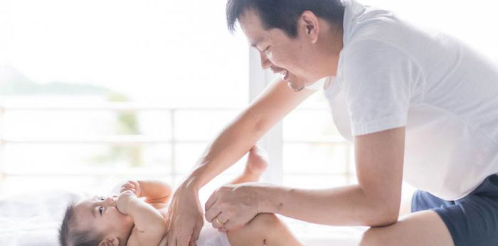 Ayah Milenial Perlu Tahu, Ini Manfaat Krusial Pijat Bayi untuk Tumbuh Kembang Buah Hati