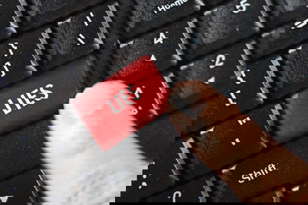 berbohong demi kebaikan