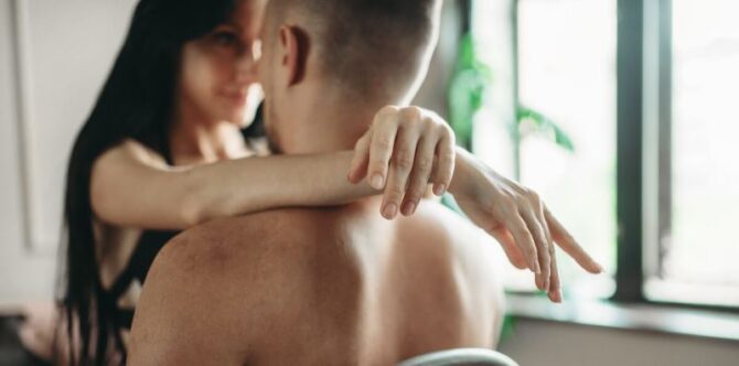 Hidupkan Gairah Seksual, Coba 7 Permainan Seks Ini Agar Tidak Bosan!