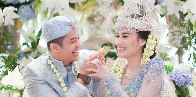 Istri Hamil Anak Pertama, Begini Reaksi Tak Terduga Adly Fairuz