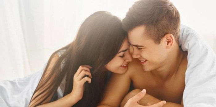 20 'Dirty Talk' agar Hubungan Intim Makin Menggairahkan, Coba Malam Ini!