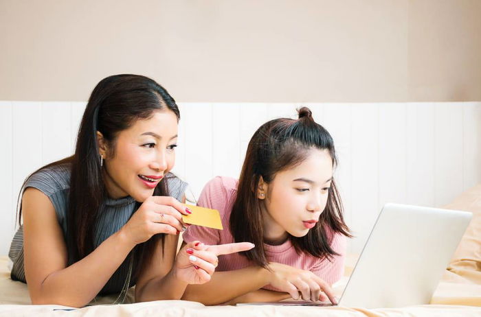 4 Keuntungan Belanja Online, Bebas Cek Harga Hingga Banyak Promo