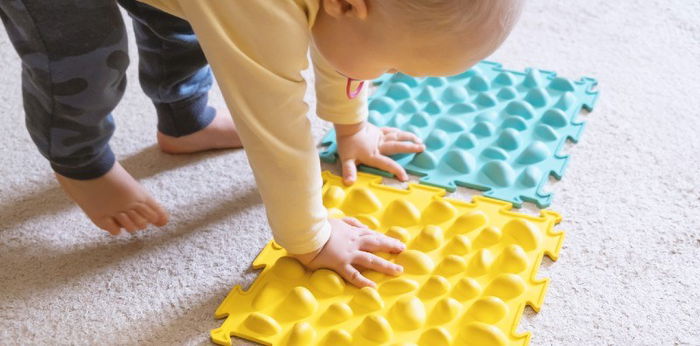 Tak Perlu Repot, Bikin Sensory Play Bayi dengan 9 Bahan Makanan Ini