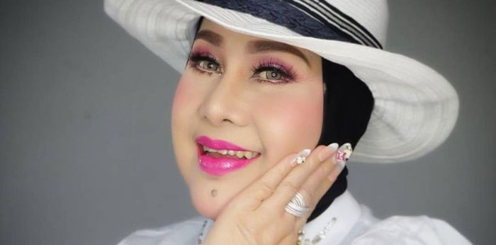 Sempat Dikira Gejala Tipes, Pedangdut Elvy Sukaesih Positif COVID-19