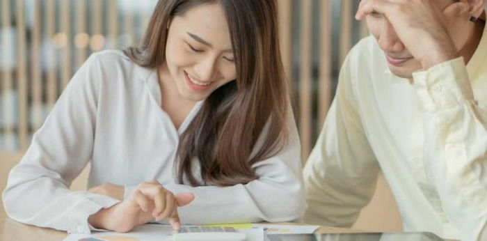 Jangan Panik, Ini 6 Tips Mengatur Keuangan Keluarga dengan Gaji Kecil