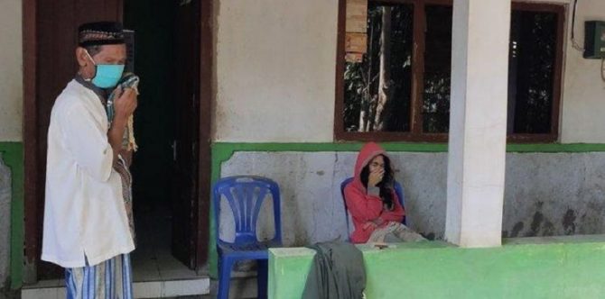 Ditinggal Mati Sang Ayah, Ibu dan Anaknya Tak Keluar Kamar, Kondisinya Menyedihkan