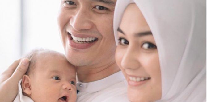 5 Momen Haru dan Bahagia Aqiqah Anak Rezky Aditya dan Citra Kirana