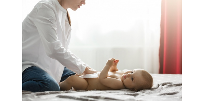 Normalkah Jika Kentut Bayi Bau Busuk dan Menyengat? Ini Penjelasannya, Parents