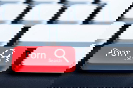 Hamlet pornosini tomosha qiling