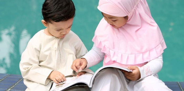 Parents, Ajarkan Si Kecil Membaca Doa Sebelum dan Sesudah Belajar