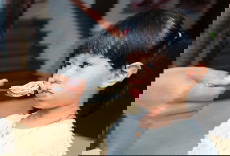 cara menghadapi anak yang makannya lambat