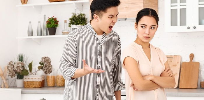 6 Cara Menghadapi Pasangan yang Kasar, Jangan Diam Saja!