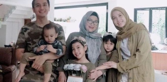 Satu Keluarga Positif COVID-19, Fanny Fabriana Minta Doa