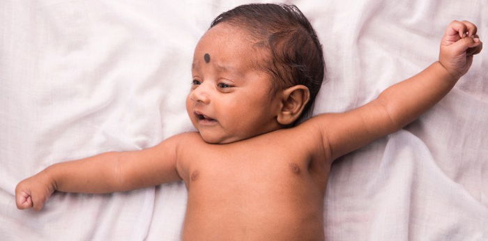 Simak Alasan Bayi Sering Ngulet, Manfaat, dan Arti Gerakannya