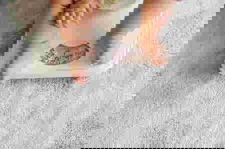 memantau berat badan bayi