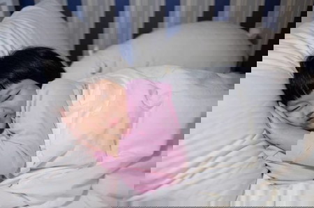 manfaat anak tidur sendiri