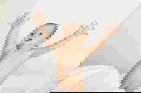 Cara Memantau Pertumbuhan Berat Badan Bayi Ideal Sesuai Usianya