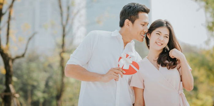 12 Inspirasi Kado Valentine Terbaik untuk Perempuan, Unik dan Berkesan!
