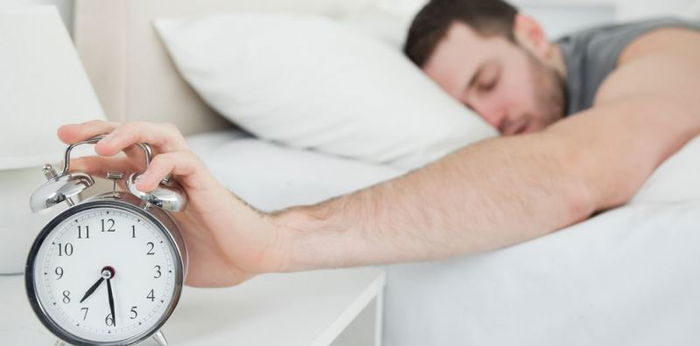 Suami Sering Bangun Siang? Kenali Penyebab dan Cara Mengatasinya