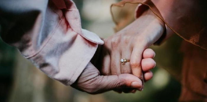Bak Pasangan Sehidup Semati, Suami Istri Ini Meninggal dalam Waktu Berdekatan